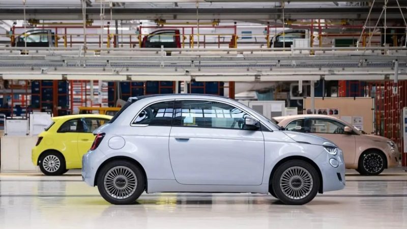 Wiedergeburt in Mirafiori: Wie der Fiat 500 Hybrid die Autoindustrie revolutioniert!