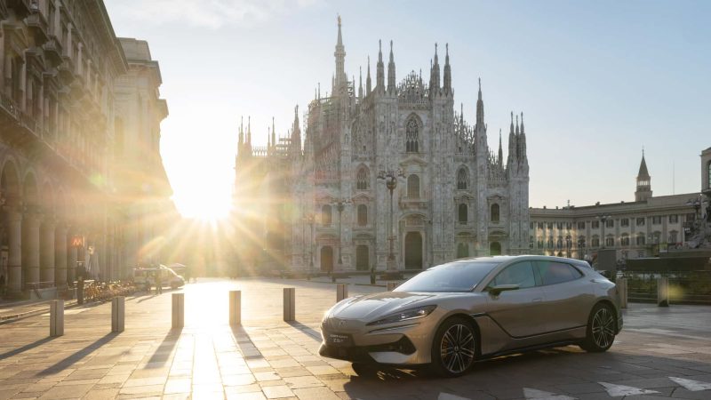 BYD enthüllt Denza: Der neue Herausforderer für Europas Luxusautomarken überrascht mit Technologie-Überlegenheit!