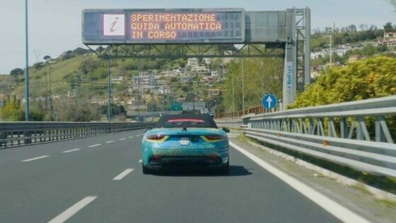Maserati revolutioniert die Straßen von Neapel: Autonomes Fahren erstmals im Alltag getestet!
