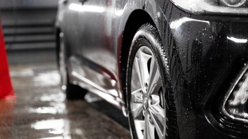 Gefahr in der Waschanlage: Dramatische Rettungsaktion in Frankreich rettet Frau vor Schreckensszenario!