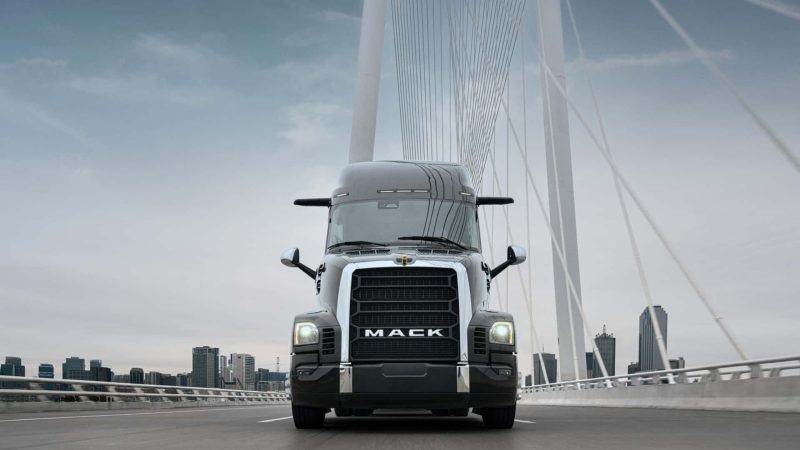 Erster komplett in den USA gefertigter Elektro-Lkw: Mack Pioneer sprengt alle Erwartungen – Details hier!