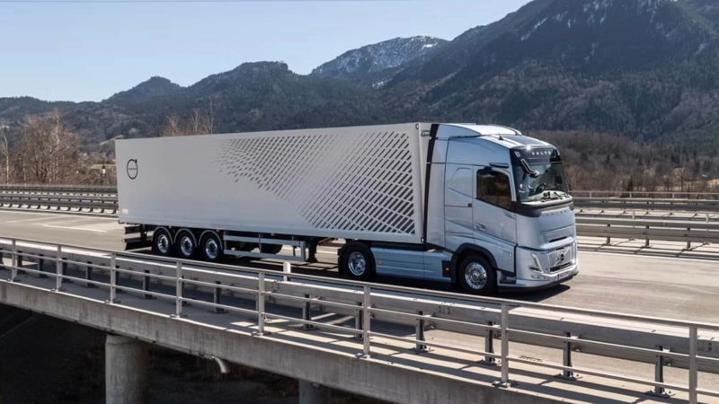 Volvo FH Aero legt Formel-1-Flügel an den Lkw – so spart er unglaubliche 8 % Sprit!