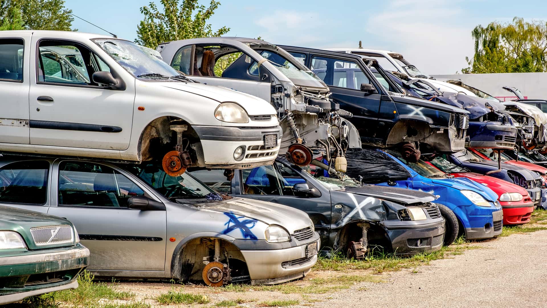 EU-Revolution: 25 % Recycling-Plastik und Demontage-Pflicht – Das ändert sich jetzt für Ihr Auto!