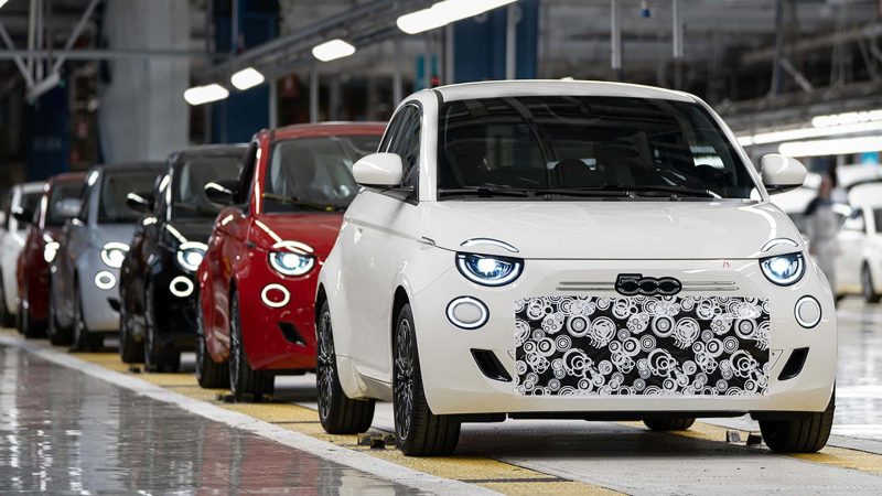 Verblüffendes Detail enthüllt: Erste Fotos der neuen Fiat 500 Hybrid zeigen, wie sie sich heimlich von der Elektro-Version unterscheidet!