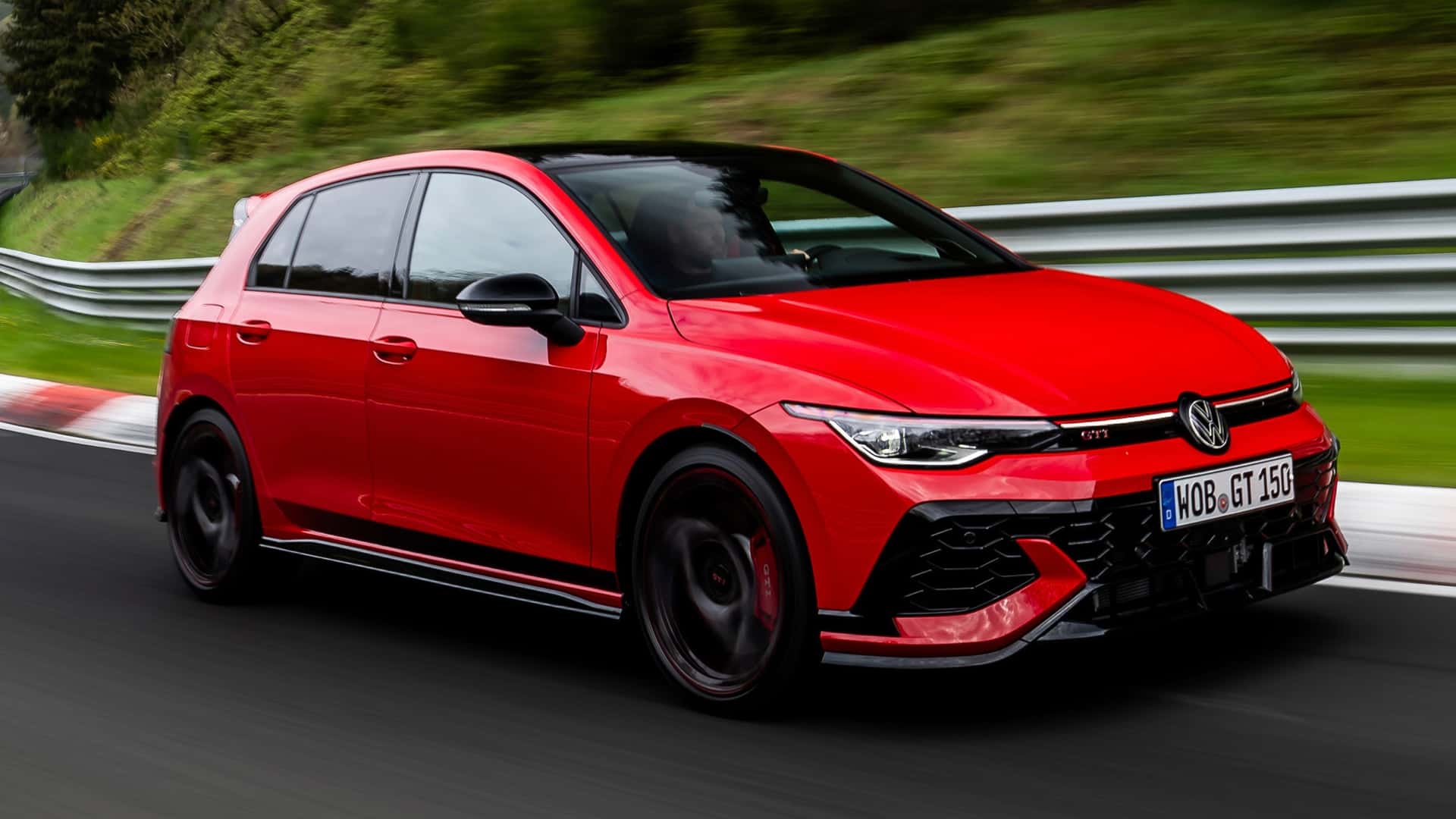 50 Jahre GTI-Feier: Mit 325 PS und 7:46er Nordschleifen-Zeit sprengt die Edition 50 alle Rekorde!