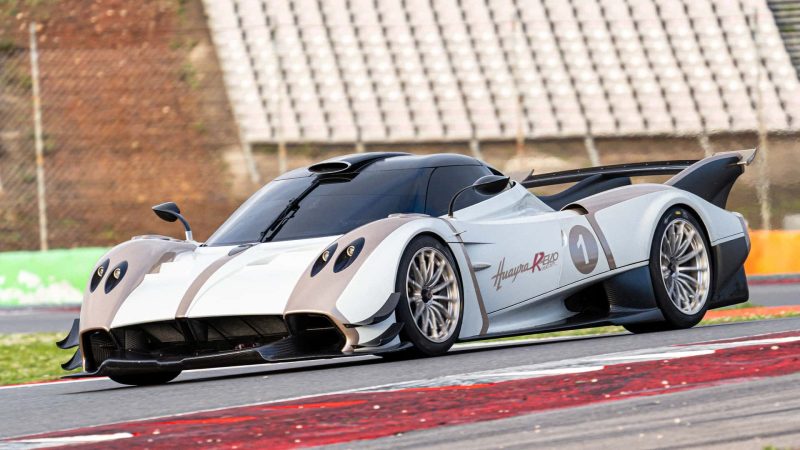 Unglaublich: Pagani enthüllt die 900-PS Huayra R Evo Roadster erstmals in Pebble Beach!