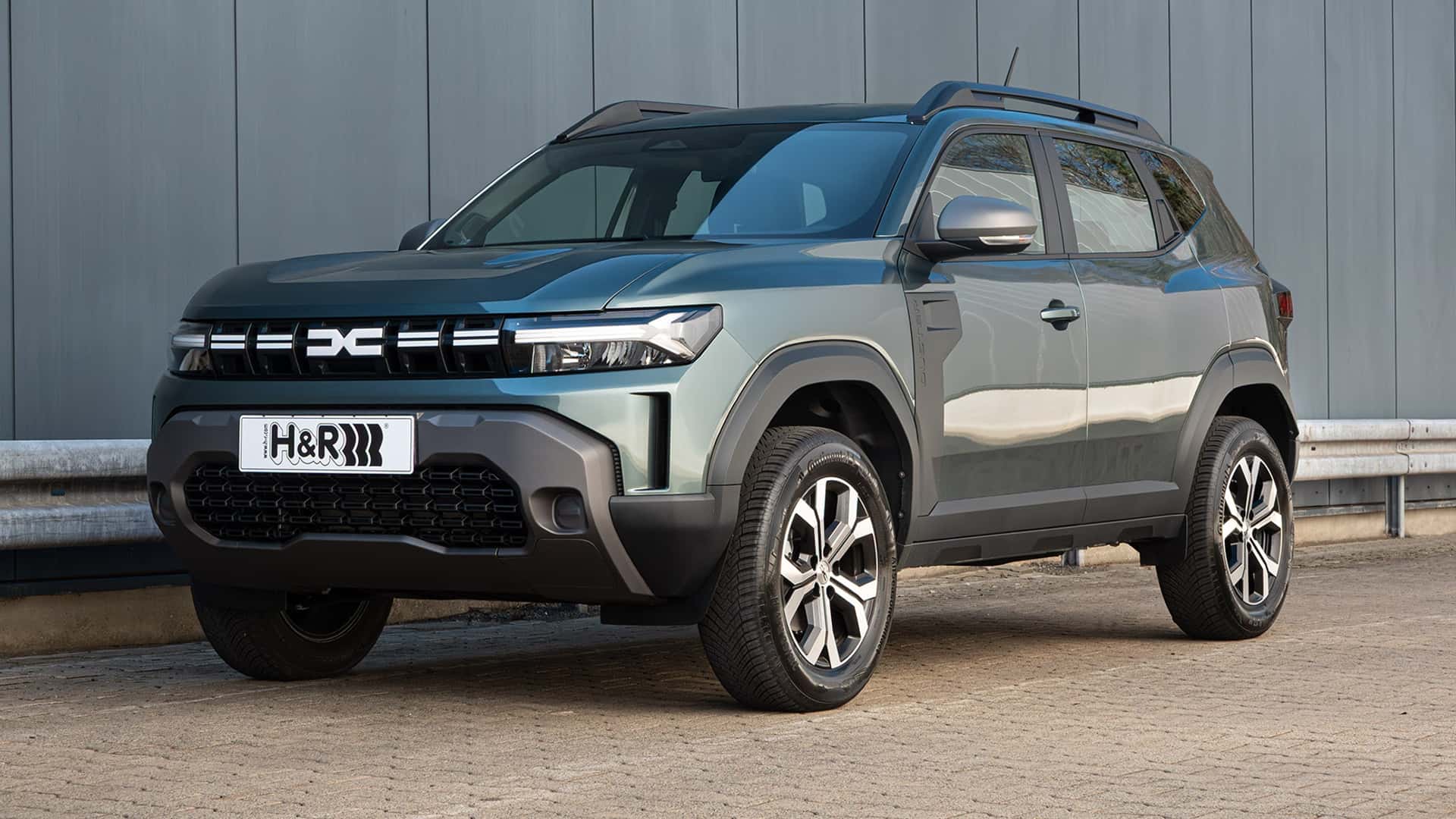 Unglaublich einfach: Mit diesem 300-Euro-Trick wird Ihr Dacia Duster zum Offroad-Biest!