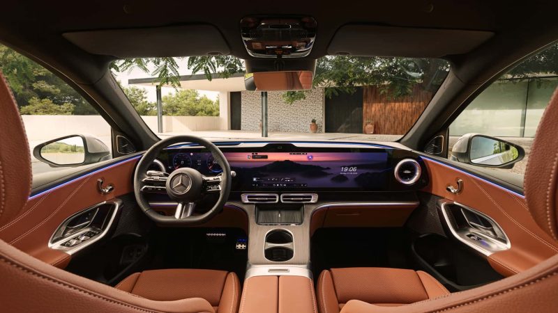 Mercedes schockt mit Rückkehr zu echten Knöpfen – Darum verbannt Daimler sein Riesendisplay!