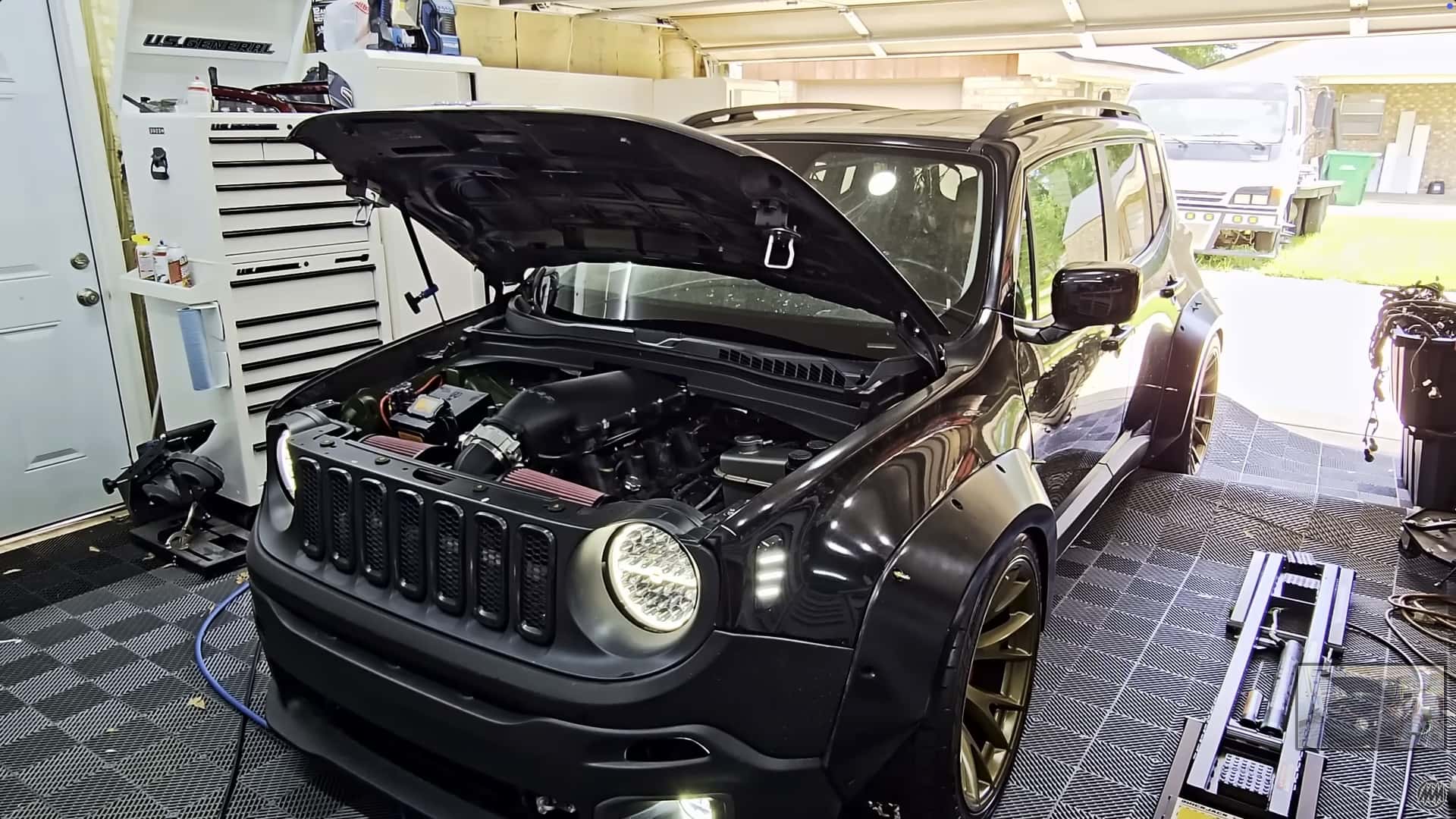 Diese Jeep Renegade trägt jetzt einen 5,7‑Liter HEMI‑V8 – über 500 PS in einem kompakten SUV, das Sie nie erwartet hätten