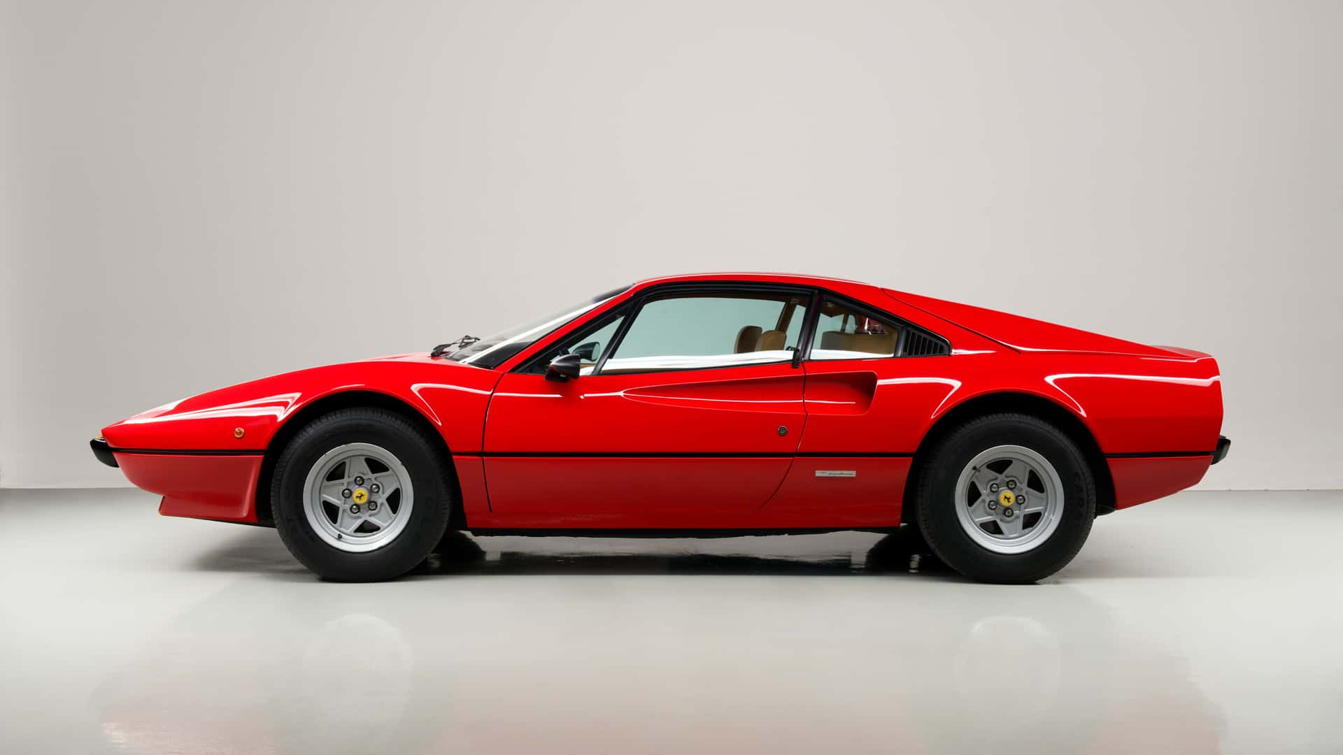 Ferrari 308 enthüllt: Die geheime Geschichte der Kult‑Berlinetta aus Magnum P.I. — und warum sie heute so wertvoll ist