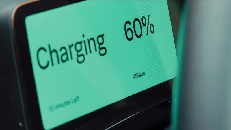 Kann eine Schrift Autofahrer retten? Volvo enthüllt „Centum“ – die ungewöhnliche Sicherheits‑Innovation, die jeder testen will