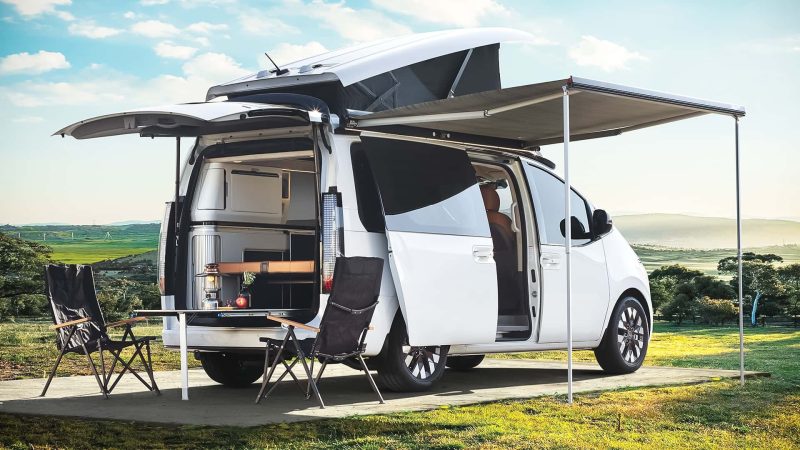 Hyundai Staria Camper Concept enthüllt: Solar‑Dach, 800‑V‑Ladung und Lounge‑Innenraum – ist das der E‑Camper, auf den wir gewartet haben?