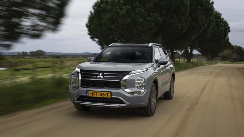 Mitsubishi Outlander 2026 enthüllt: 306 PS PHEV, 86 km E‑Reichweite und Preise ab 46.900 € – Lohnt sich der Kauf?