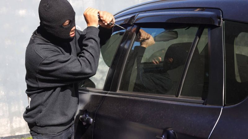 Diebstahl-Albtraum vermeiden: 10 einfache Fehler, die Ihr Auto für Diebe attraktiv machen (Nr. 4 macht jedes Jahr Tausende Opfer)