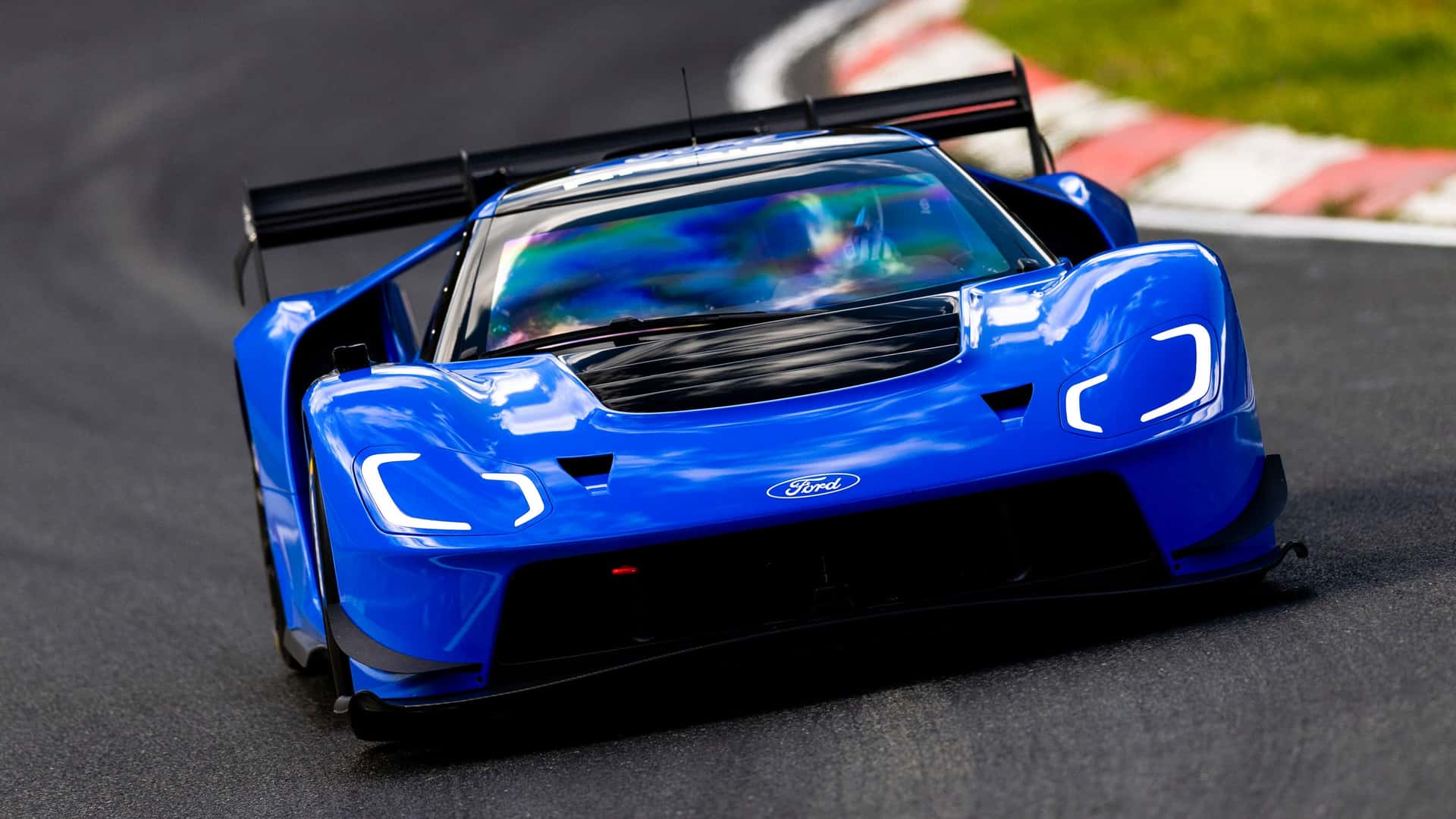 Ford GT Mk IV sprengt den Nürburgring‑Rekord: Unglaubliche 6:15,977 – was die Corvette blass aussehen lässt