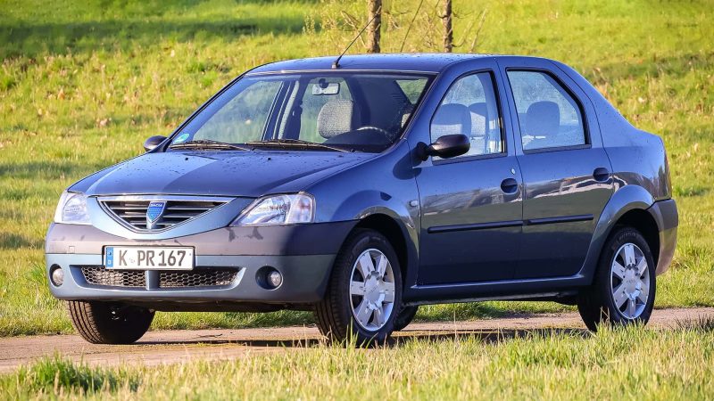 Dacia Logan mit 20 Jahren: Warum der günstige Klassiker noch immer überrascht – und was wir heute davon lernen können