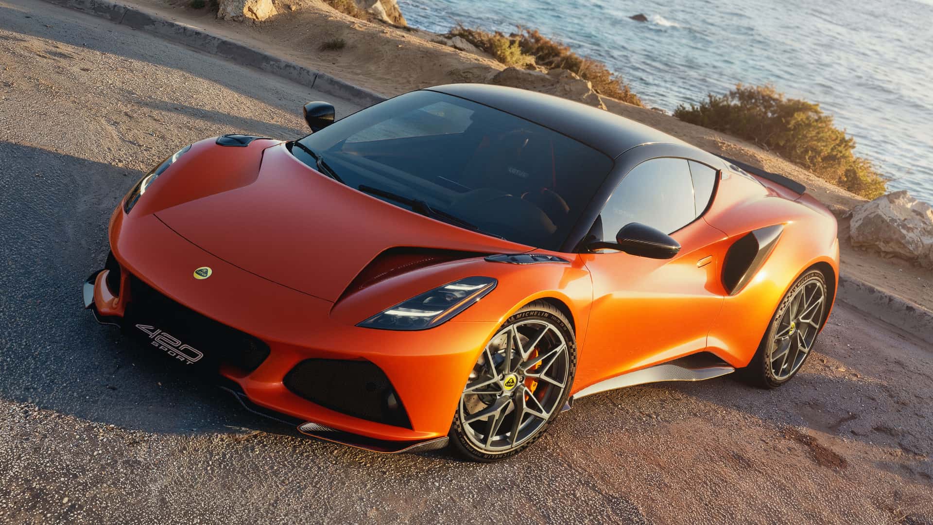 Lotus Emira 420 Sport entblößt: 420 PS, radikale Leichtbau‑Upgrades – ist sie die kompromisslose Straßen‑ und Track‑Waffe?