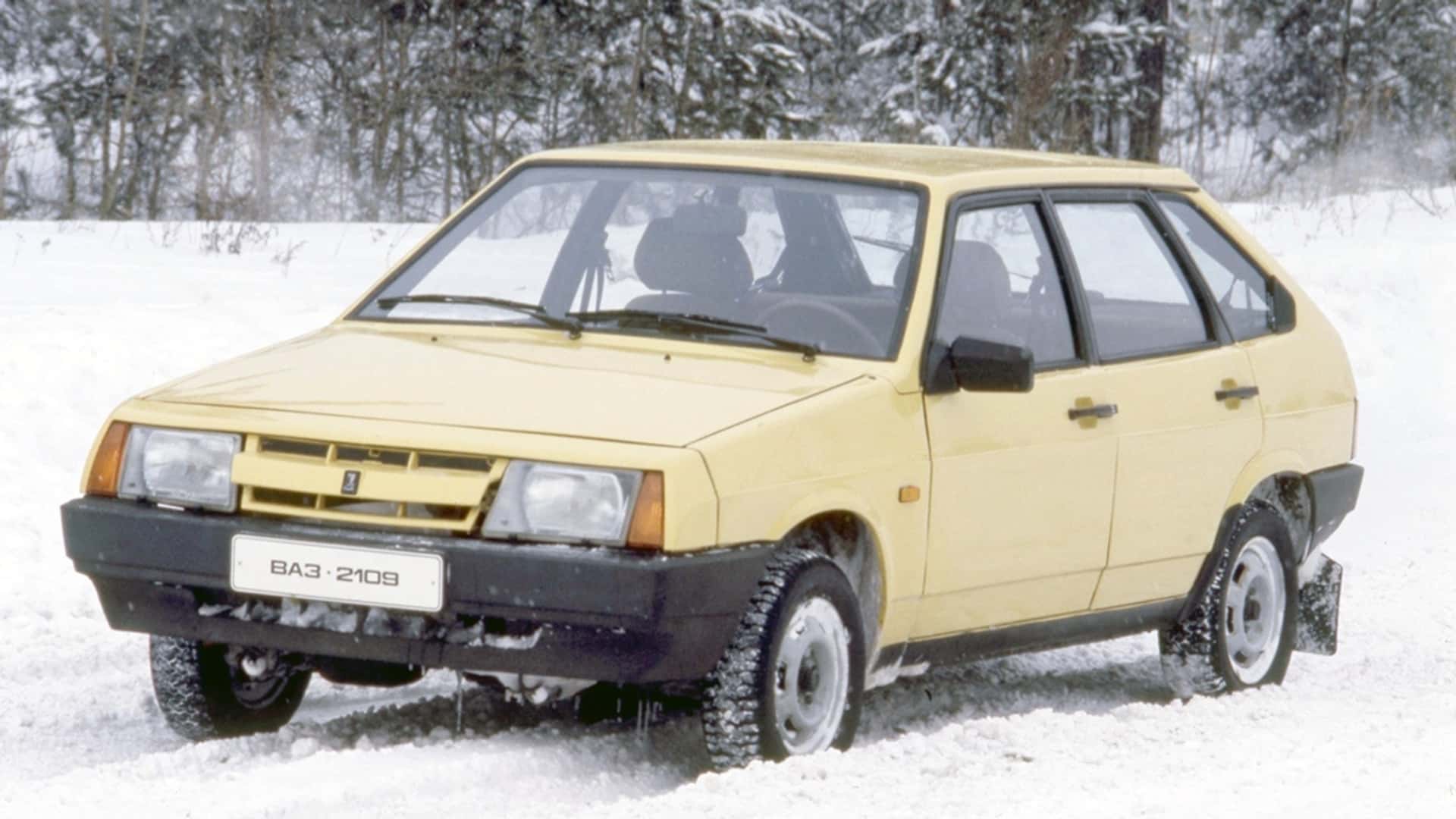 Die Lada Samara enthüllt: Wie der sowjetische „Sputnik“ fast zur Rallye‑Legende wurde (und welches Geheimnis Porsche verbarg)