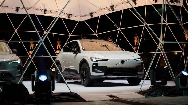 Volvo EX60 in Rom enthüllt: Die elektrische Sensation – und 30 Gratis‑Fahrzeuge für Italiens Sportbehörde, die alles verändert