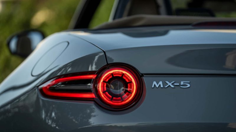 Mazda kündigt die elektrische MX‑5 an – wird der Kult‑Roadster jetzt zum Leichtbau‑E‑Wunder oder verrät Mazda die Tradition?