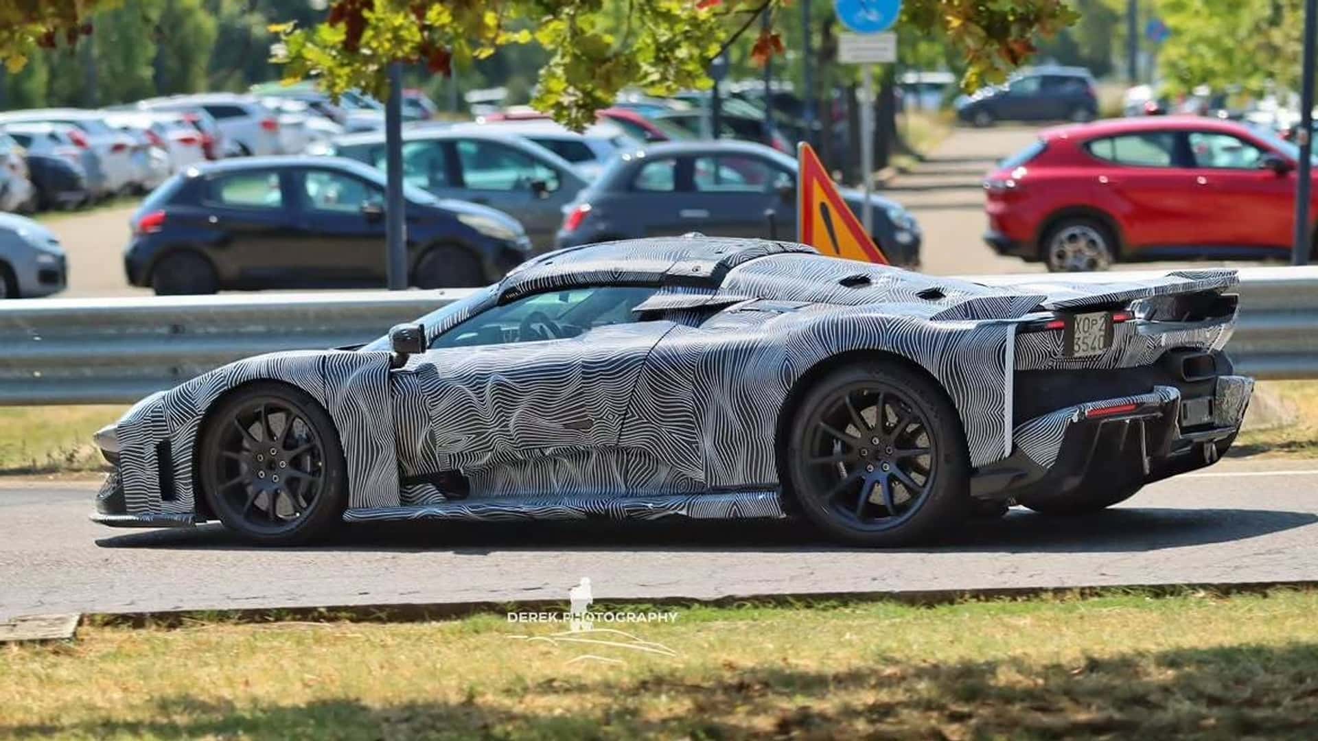 Ferrari F80 Aperta erstmals erwischt: Das geheime Cabrio‑Hypercar – was die Spionfotos wirklich verraten