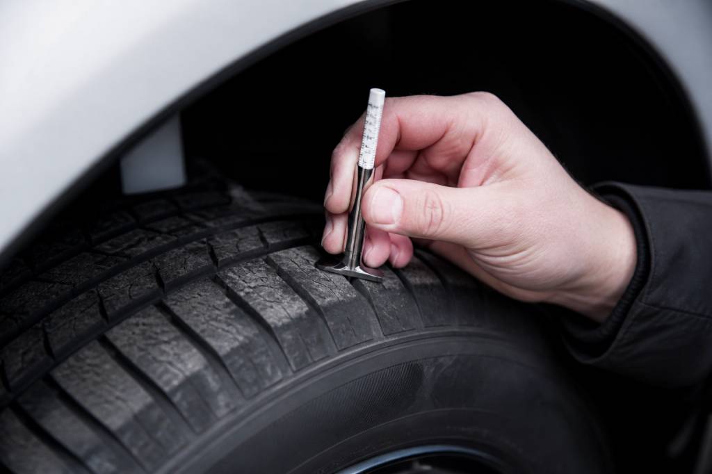 Die 6 mm profiltiefe bei autoreifen: sicherheit, gesetzliche grenzen und wechselzeitpunkt