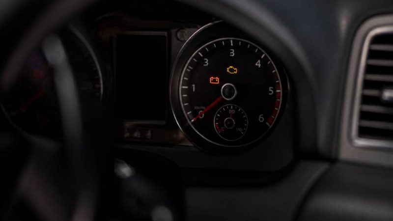 Was kann es bedeuten wenn an einem fahrzeug die warnleuchte aufleuchtet?