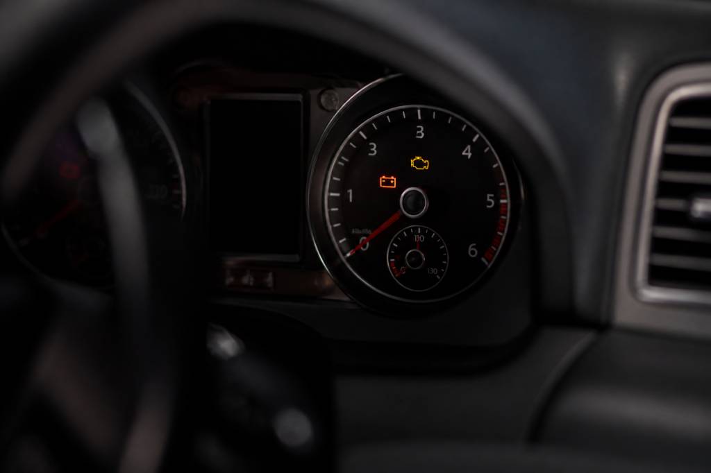 Was kann es bedeuten wenn an einem fahrzeug die warnleuchte aufleuchtet?