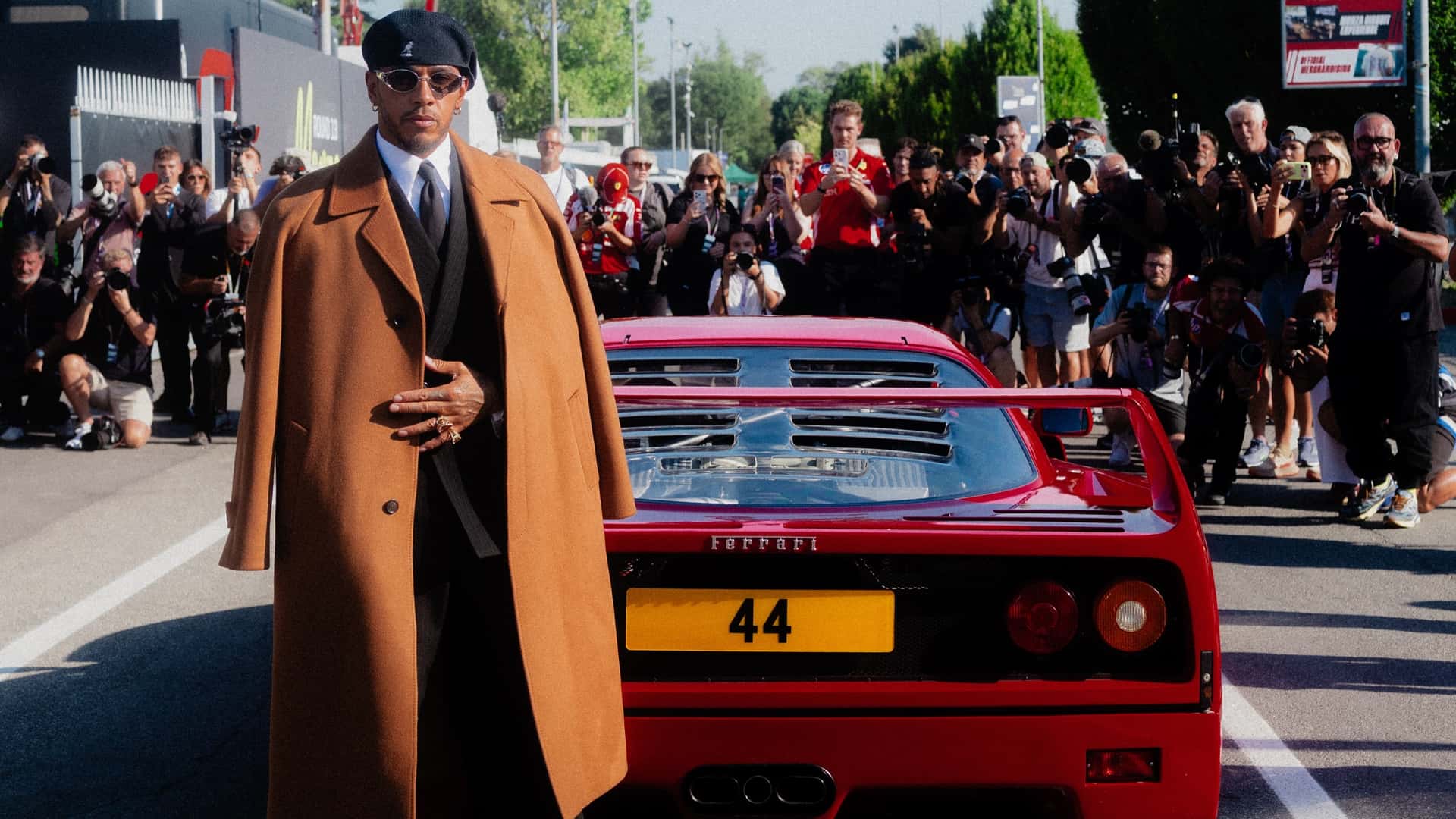 Lewis Hamiltons F40-Geheimnis: Warum die zufällige „44“-Prägung unter dem Motor Gänsehaut verursacht