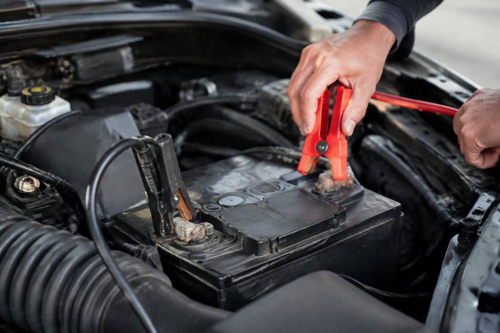 12v batterie tiefentladen retten: so gelingt die wiederbelebung der autobatterie