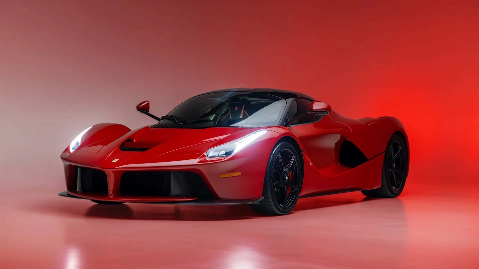 LaFerrari für 8 Mio. € und KITT in Zürich versteigert: Wer zahlt Millionen für TV‑Nostalgie und Supercar‑Raritäten?